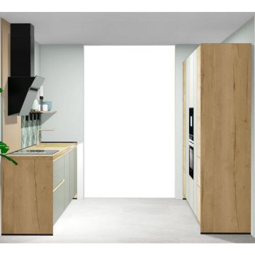 BUCĂTĂRIE LA COMANDĂ