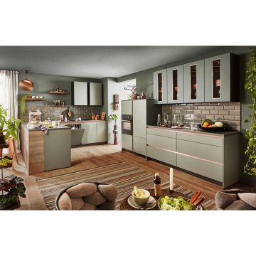 BUCĂTĂRIE LA COMANDĂ