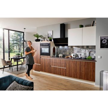 BUCĂTĂRIE LA COMANDĂ