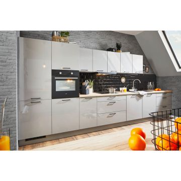 BUCĂTĂRIE LA COMANDĂ