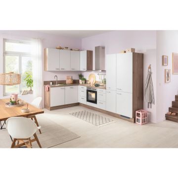 BUCĂTĂRIE PE COLȚ