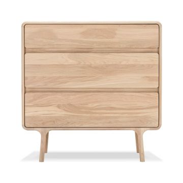 Comodă din lemn masiv de stejar cu 3 sertare Gazzda Fawn Comodă din lemn masiv de stejar cu 3 sertare Gazzda Fawn